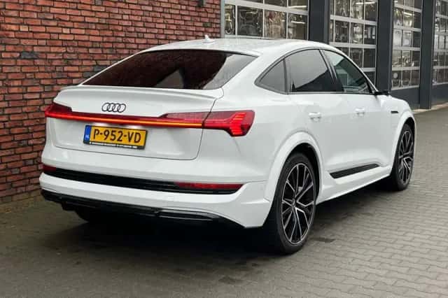 Audi e-tron (2020) thumbnail 5