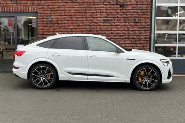 Audi e-tron (2020) thumbnail 6