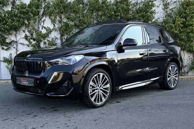 BMW iX1 (2023) thumbnail 2