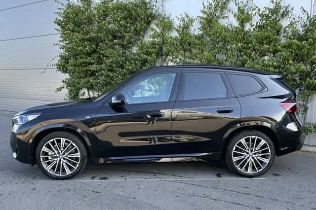 BMW iX1 (2023) thumbnail 4
