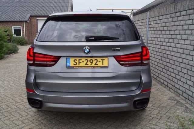 BMW X5 (2018) thumbnail 6