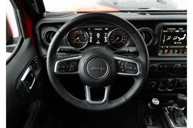 Jeep Gladiator (2022) thumbnail 3