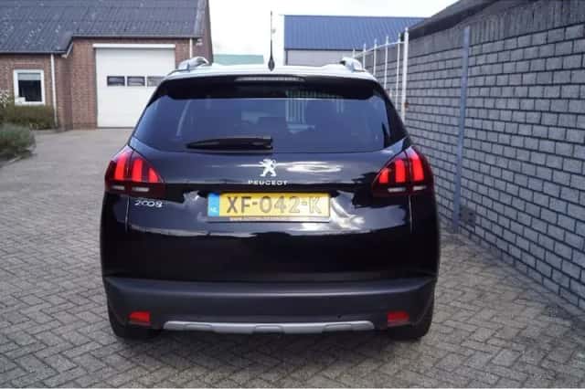 Peugeot 2008 (2019) thumbnail 5