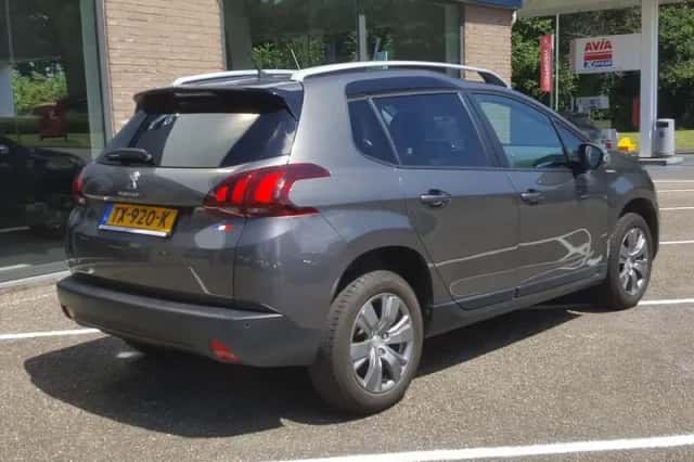 Peugeot 2008 (2018) thumbnail 3