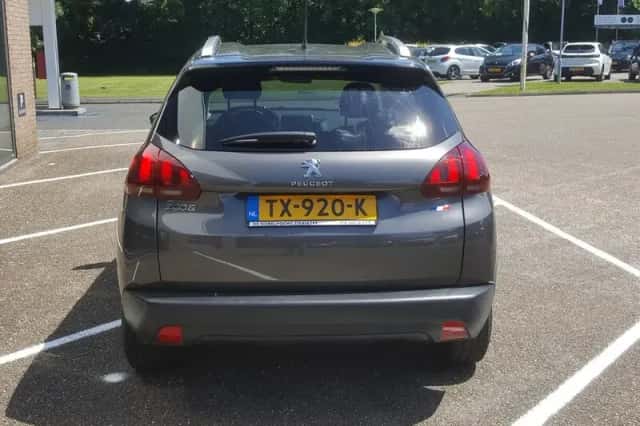 Peugeot 2008 (2018) thumbnail 4