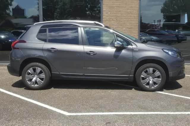 Peugeot 2008 (2018) thumbnail 2