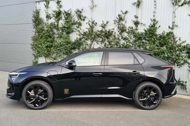 Subaru Solterra (2023) thumbnail 2