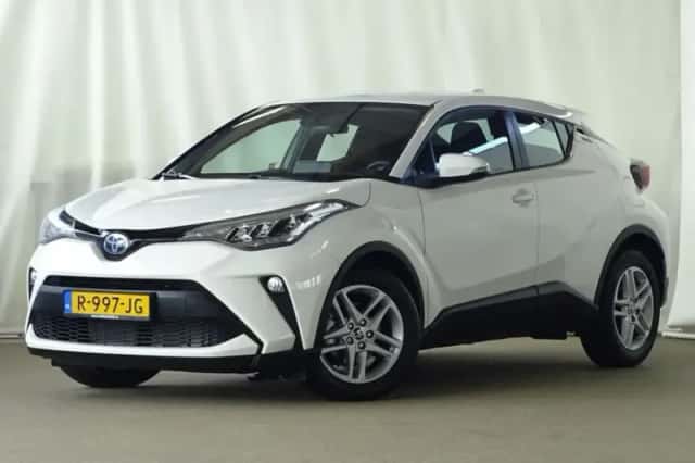 Toyota C-HR (2022) thumbnail 3