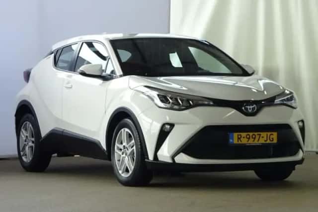 Toyota C-HR (2022) thumbnail 5