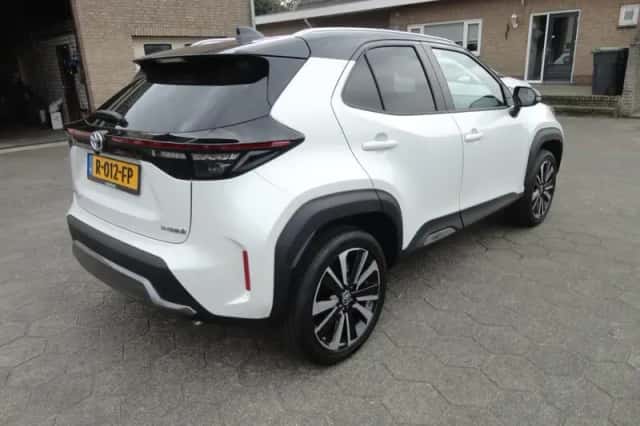 Toyota Yaris Cross (2022) thumbnail 3