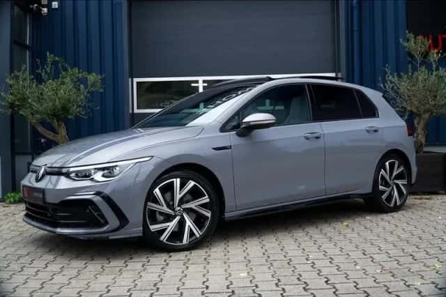 Volkswagen Golf (2021) thumbnail 1