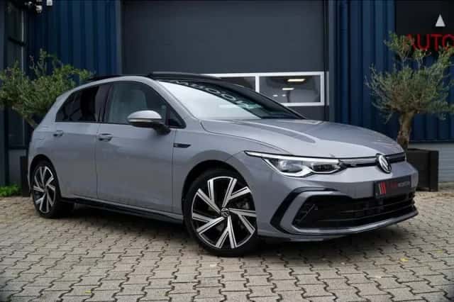 Volkswagen Golf (2021) thumbnail 5