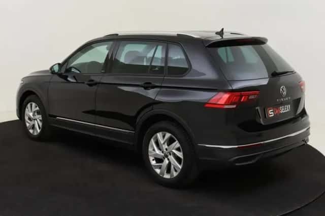 Volkswagen Tiguan (2022) thumbnail 4
