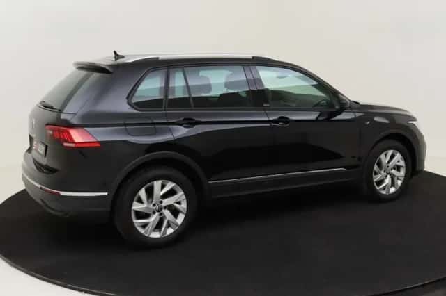 Volkswagen Tiguan (2022) thumbnail 6