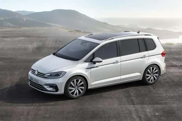 Volkswagen Touran (2022) thumbnail 3