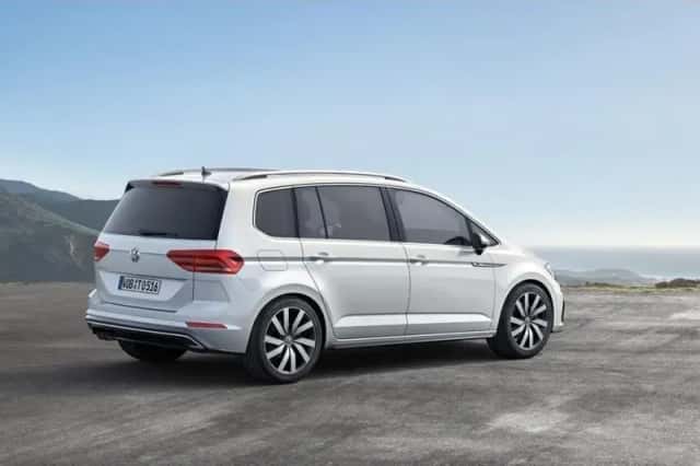 Volkswagen Touran (2022) thumbnail 4