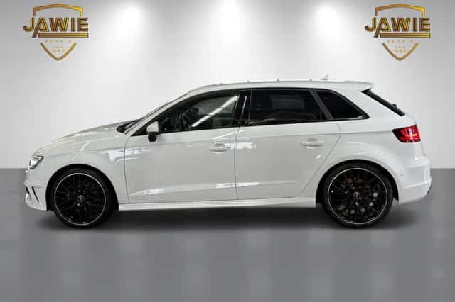 Audi S3 (2015) thumbnail 2