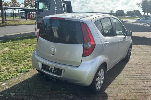 Opel Agila (2013) thumbnail 2