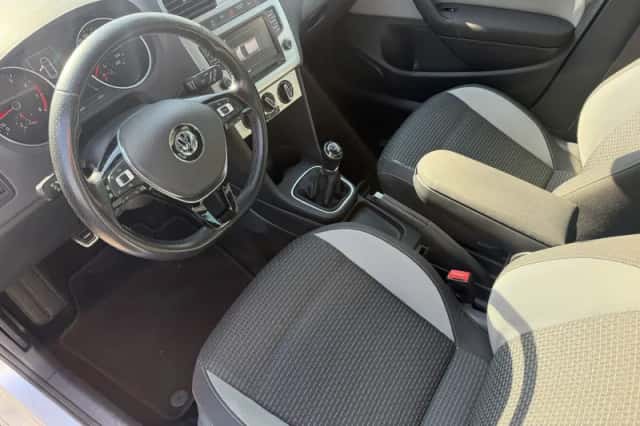 Volkswagen Polo (2016) thumbnail 6