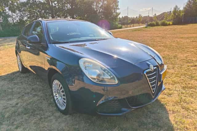 Alfa Romeo Giulietta (2013) thumbnail 1