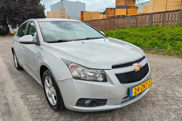 Chevrolet Cruze (2013) thumbnail 1