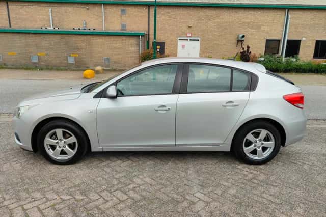 Chevrolet Cruze (2013) thumbnail 5
