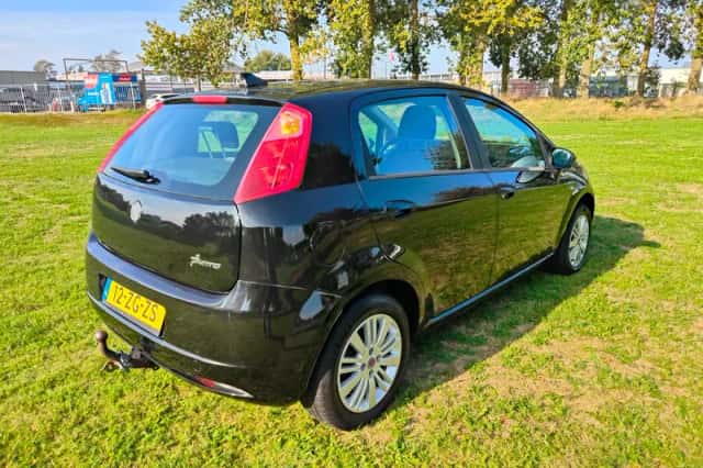 Fiat Grande Punto (2008) thumbnail 3