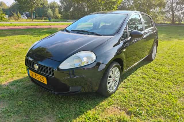 Fiat Grande Punto (2008) thumbnail 4
