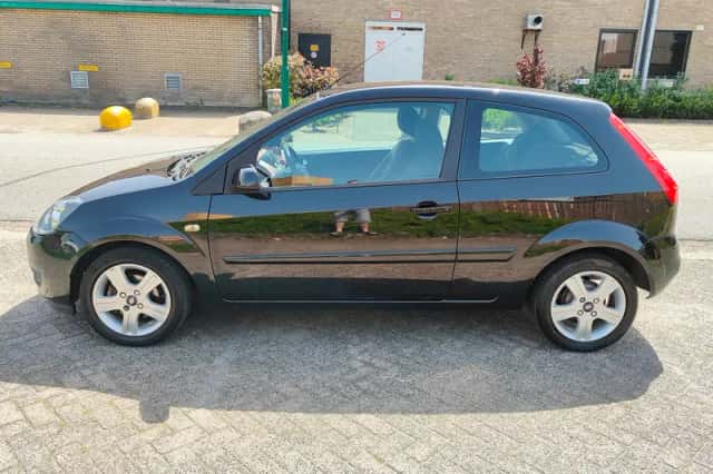 Ford Fiesta (2007) thumbnail 5