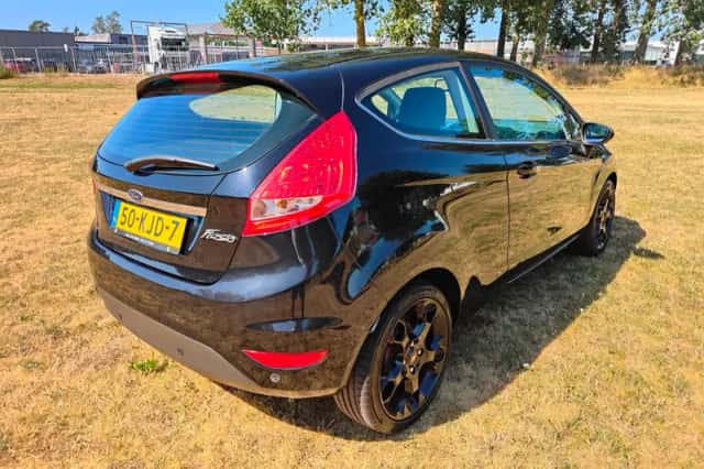 Ford Fiesta (2009) thumbnail 3
