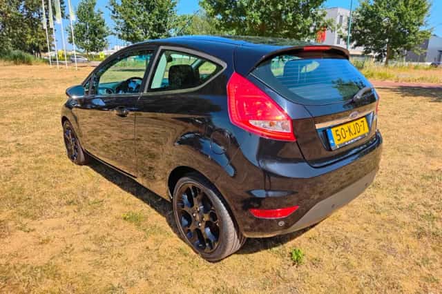 Ford Fiesta (2009) thumbnail 6