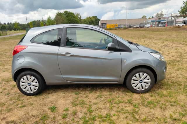 Ford Ka (2010) thumbnail 2