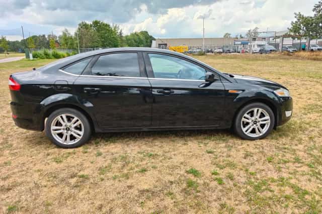 Ford Mondeo (2009) thumbnail 2
