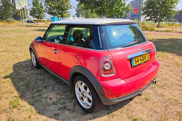 MINI Cooper (2008) thumbnail 6