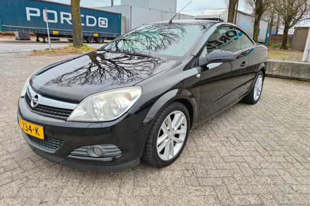Opel Astra Twin Top (2009) thumbnail 4