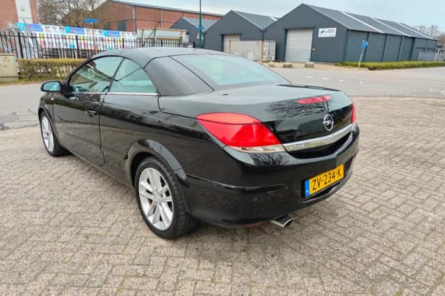 Opel Astra Twin Top (2009) thumbnail 6