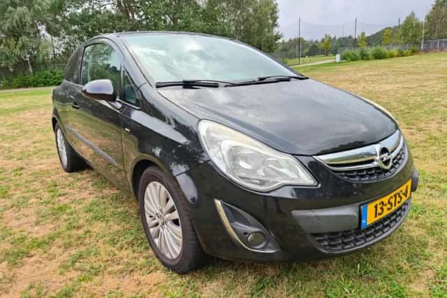 Opel Corsa (2011) thumbnail 1