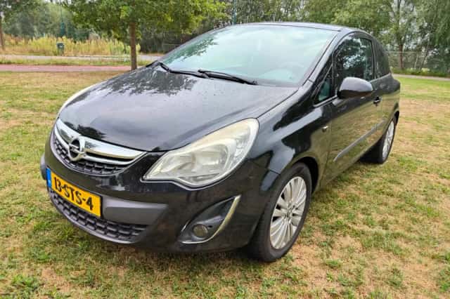 Opel Corsa (2011) thumbnail 4