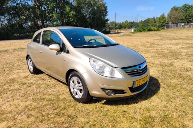 Opel Corsa (2009) thumbnail 1