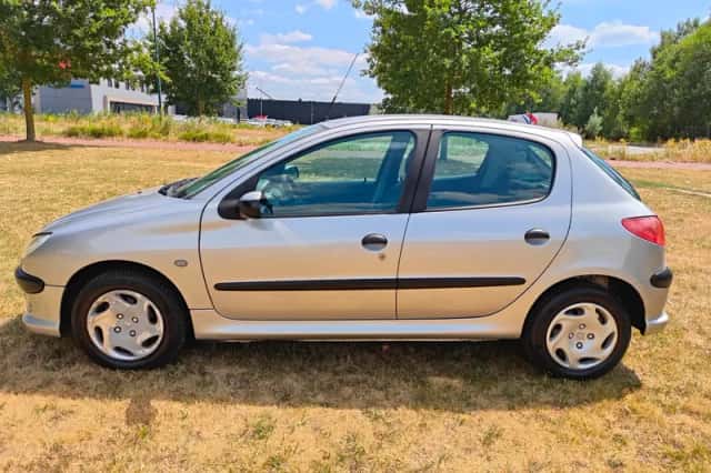 Peugeot 206 (2003) thumbnail 5