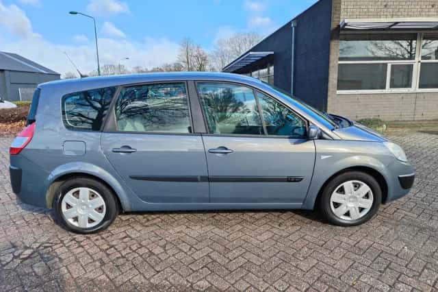 Renault Grand Scénic (2006) thumbnail 2