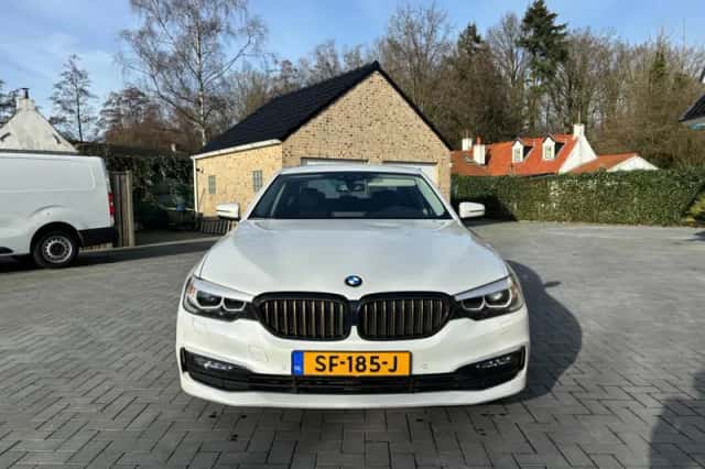 BMW 5-Serie (2017) thumbnail 3