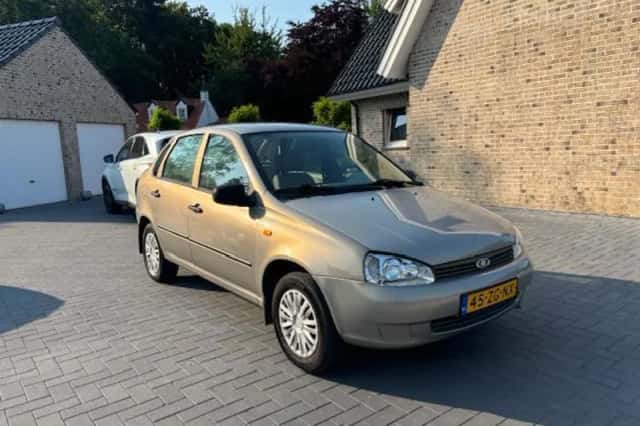 Lada Kalina (2008) thumbnail 3