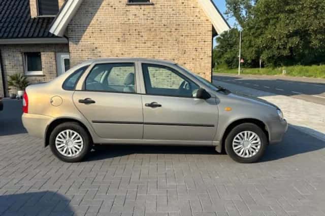 Lada Kalina (2008) thumbnail 4