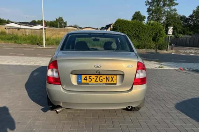 Lada Kalina (2008) thumbnail 6