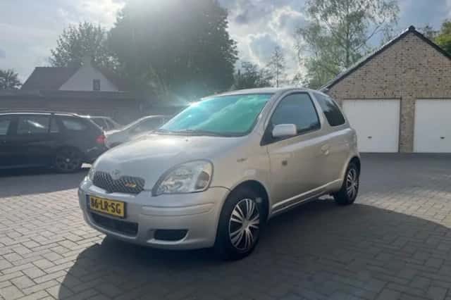 Toyota Yaris (2003) thumbnail 1