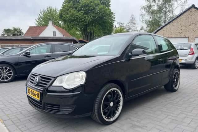 Volkswagen Polo (2006) thumbnail 1
