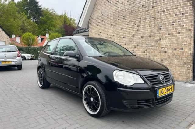 Volkswagen Polo (2006) thumbnail 3