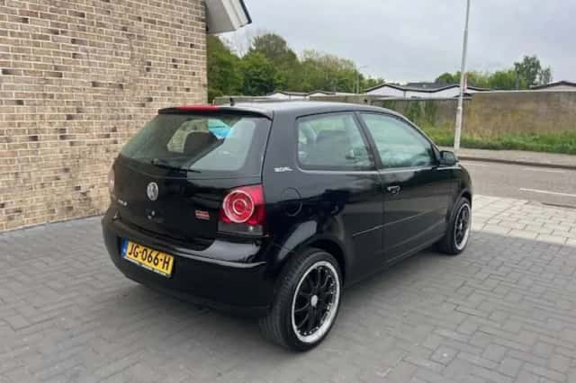 Volkswagen Polo (2006) thumbnail 4