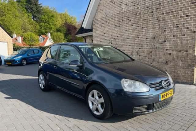 Volkswagen Golf (2004) thumbnail 3